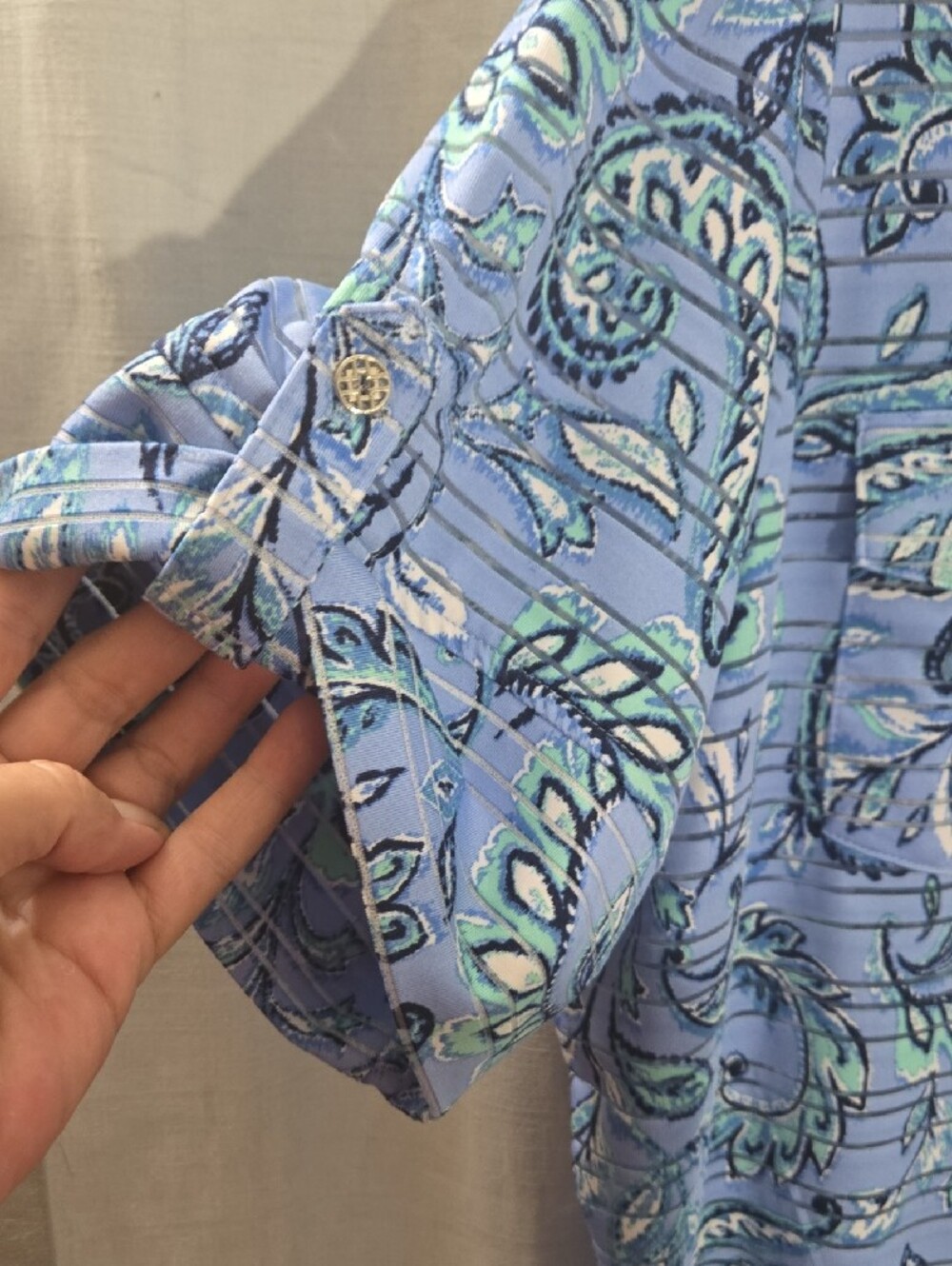 ✨ Coral Bay Woman Blue Paisley Henley Pullover - Plus 1X ✨ - Picture 4 of 10